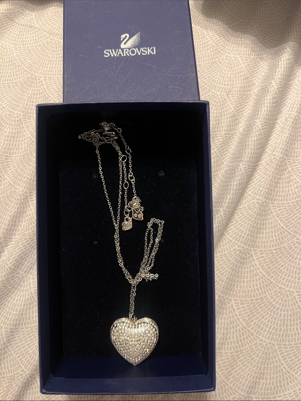 Swarovski heart pendant necklace